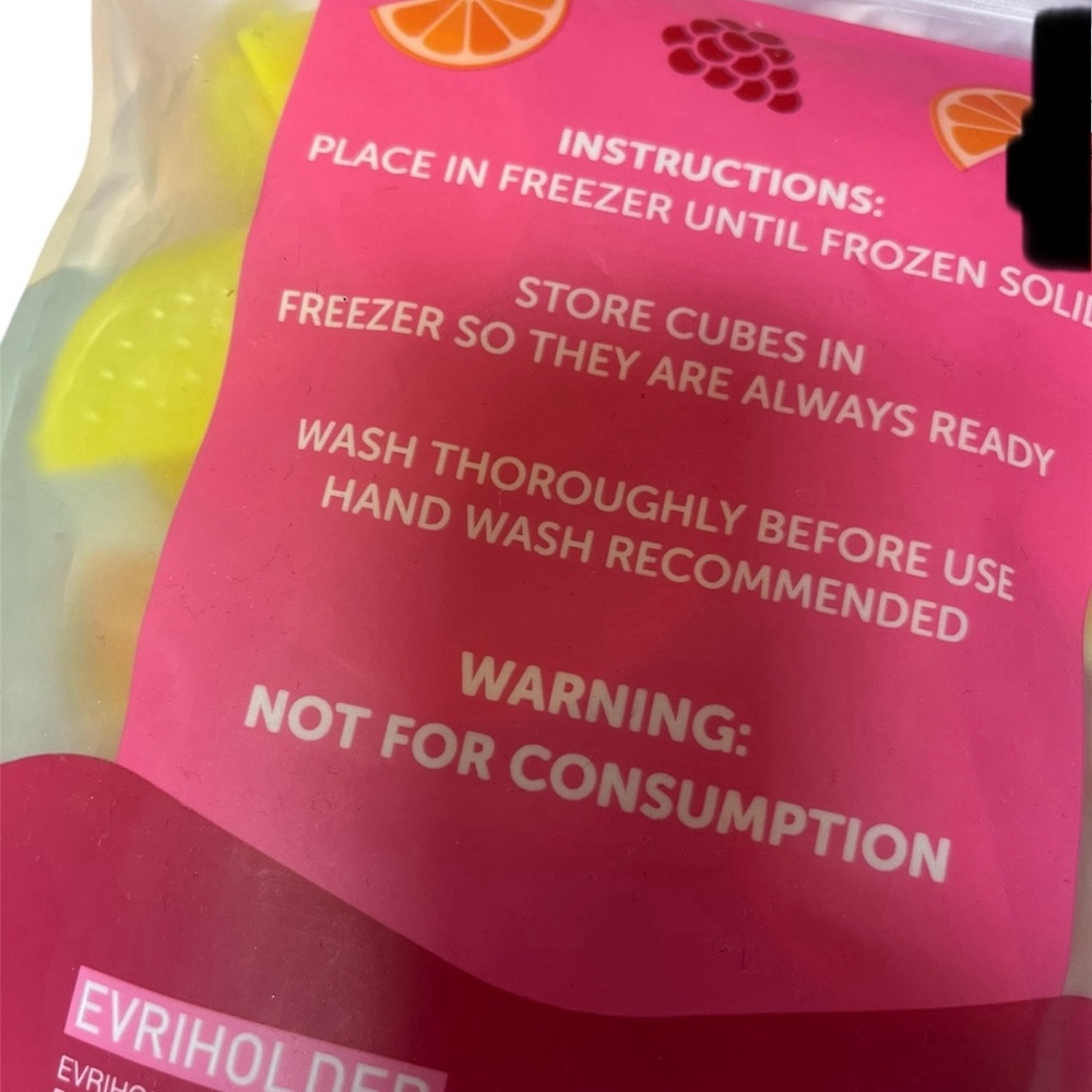 Reusable Ice Cubes - pack of 32 - NWT - Picture 2 of 2